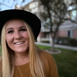 Meet your Posher, Danielle